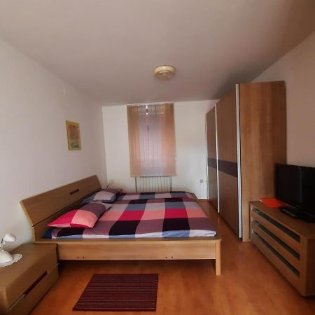 Rooms Cehovin ポストイナ エクステリア 写真