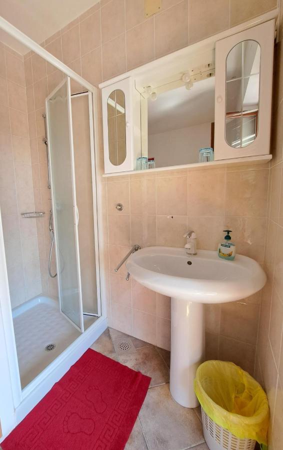 Rooms Cehovin ポストイナ エクステリア 写真