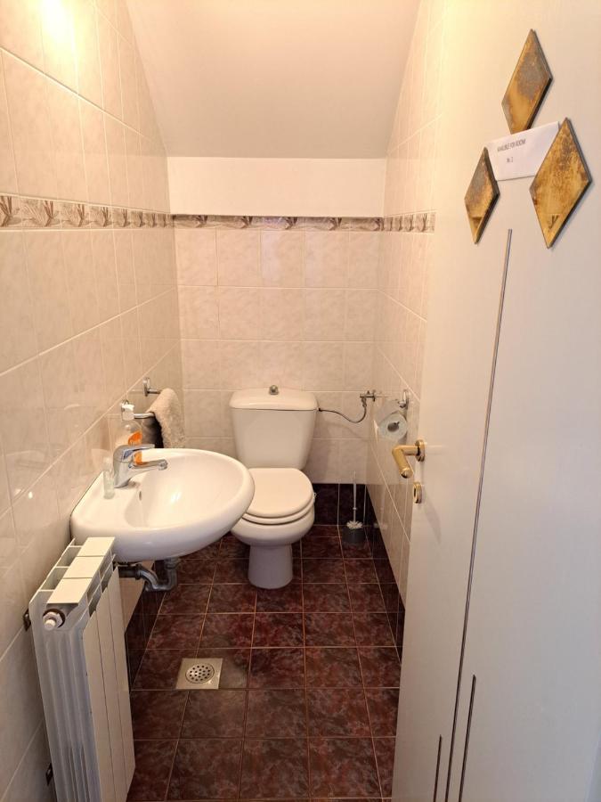 Rooms Cehovin ポストイナ エクステリア 写真