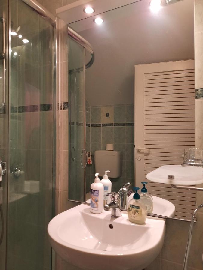Rooms Cehovin ポストイナ エクステリア 写真