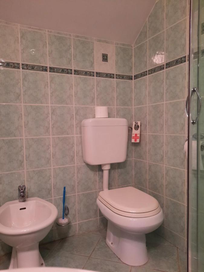 Rooms Cehovin ポストイナ エクステリア 写真