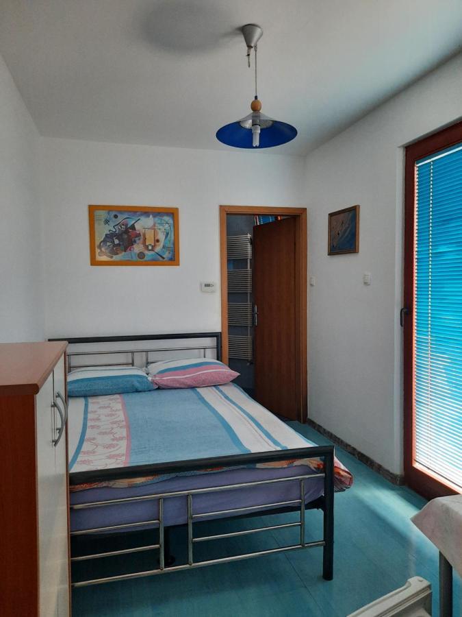 Rooms Cehovin ポストイナ エクステリア 写真