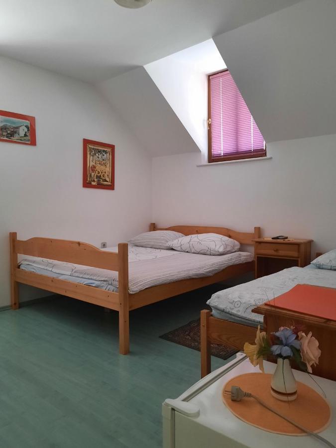 Rooms Cehovin ポストイナ エクステリア 写真