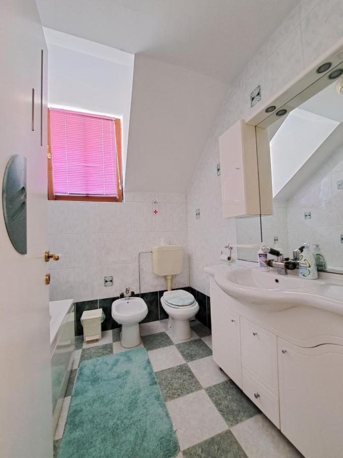 Rooms Cehovin ポストイナ エクステリア 写真
